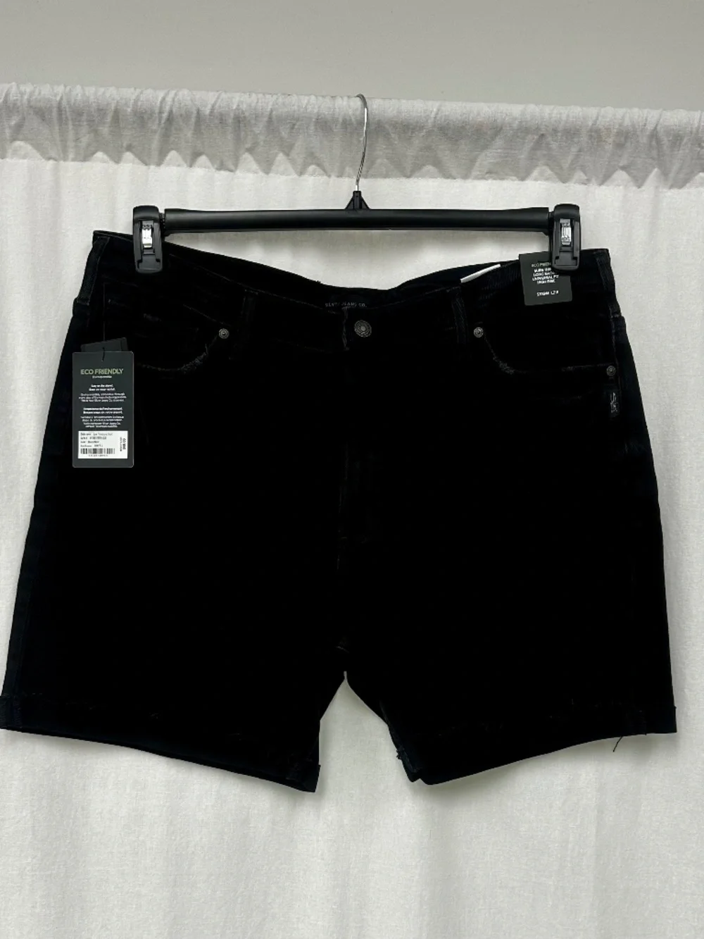 NWT Silver Jeans Sure Thing Long Shorts 18W Black Denim High Rise 7.5